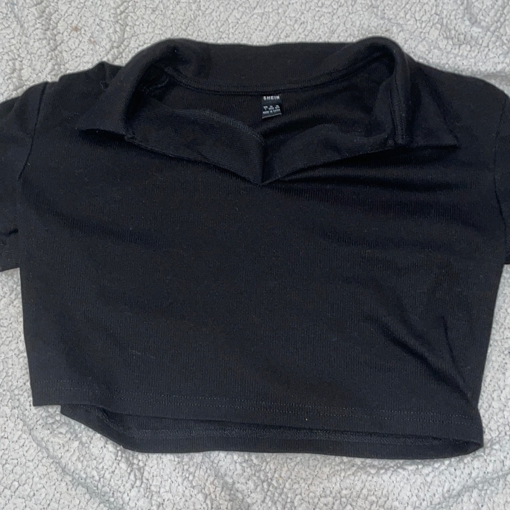 Black croptop collared